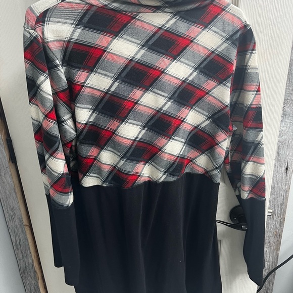 Long sleeve shirt-dressy - Picture 2 of 3